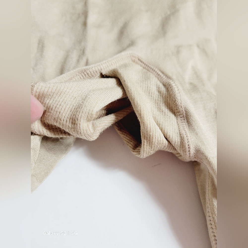 Spanx Higher Power Mid Thigh Compression Shorts N… - image 6